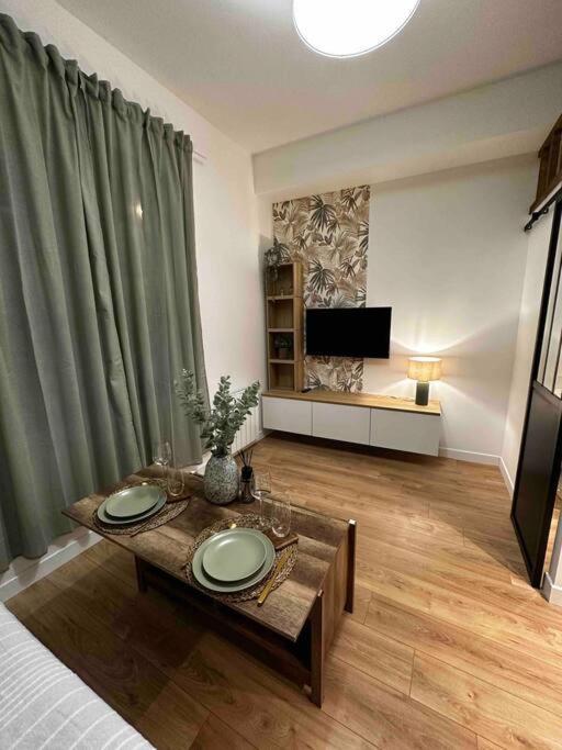 Le P'Tit Antoine Apartment Pont-l'Eveque  Bagian luar foto